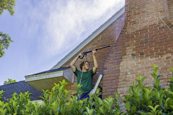 Brick House Cleaning in Brentwood
