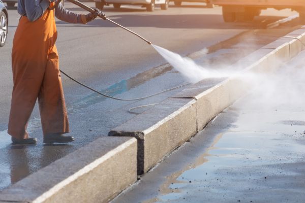 Commercial Concrete Cleaning in Brentwood