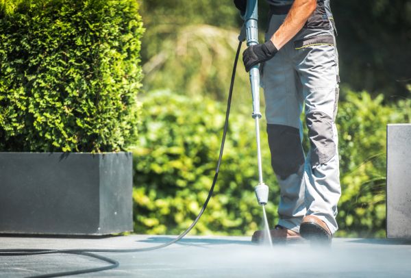 Concrete Pressure Washing in Brentwood
