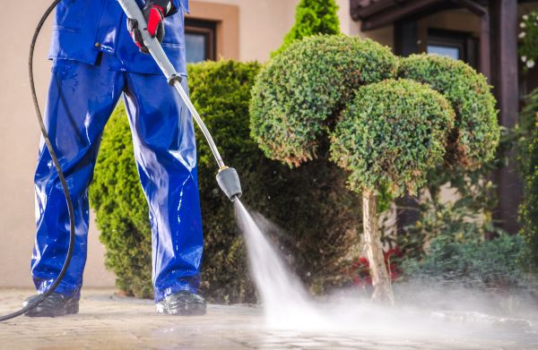 Driveway Cleaning in Brentwood