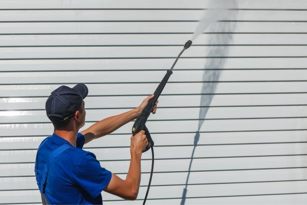 Siding Washing in Brentwood