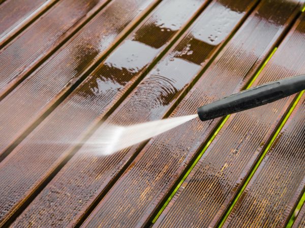 Deck Pressure Washing in Brentwood