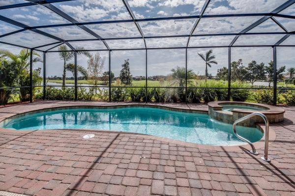 Pool Enclosure Cleaning in Brentwood
