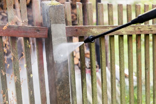 Fence Dirt Removal in Brentwood