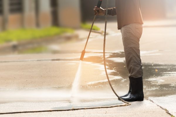 Residential Concrete Cleaning in Brentwood