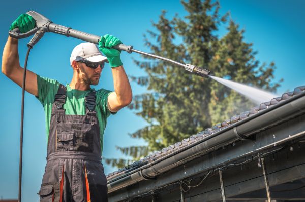 Gutter Washing in Brentwood