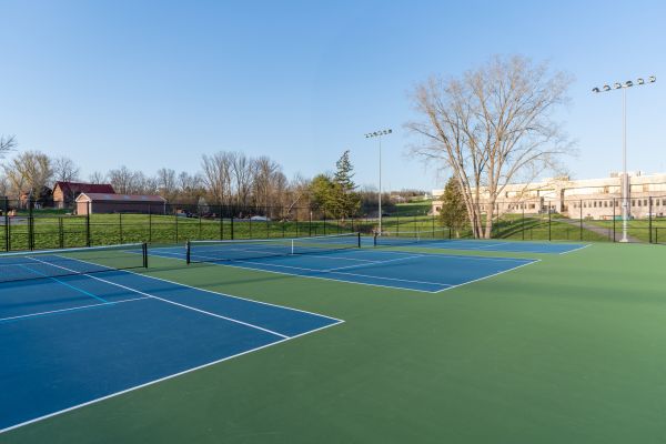 Tennis Court Cleaning in Brentwood