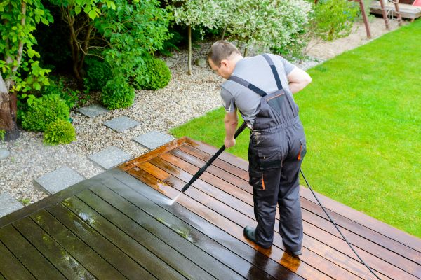 Deck And Patio Cleaning in Brentwood