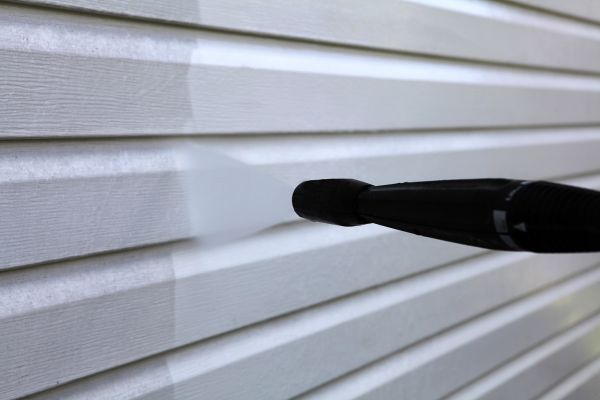 Condo Siding Power Washing in Brentwood