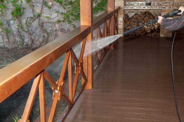 Porch Dirt Removal in Brentwood