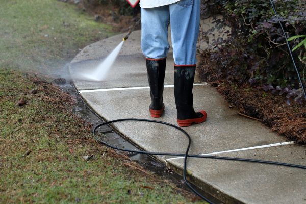 Sidewalk Pressure Cleaning in Brentwood