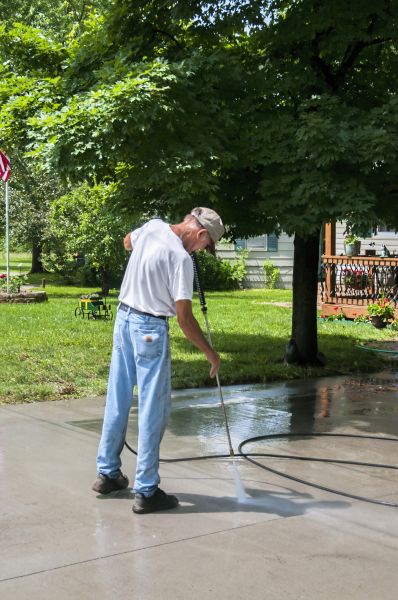 Driveway Concrete Cleaning in Brentwood