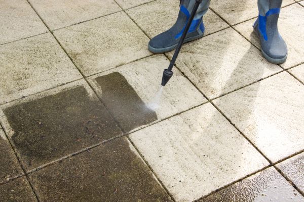 Outdoor Concrete Cleaning in Brentwood