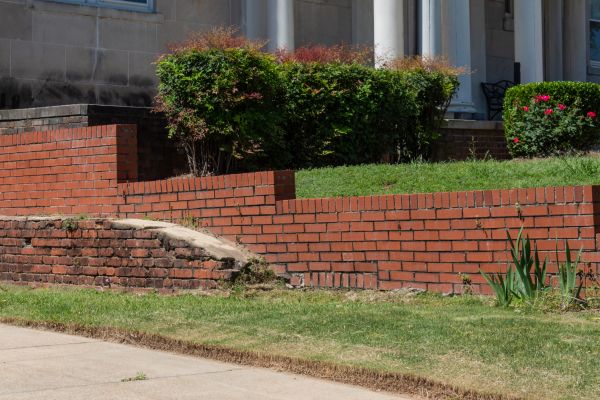 Retaining Wall Cleaning in Brentwood